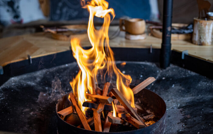 Walpurgisnacht grillkota stokbroodjes bakken