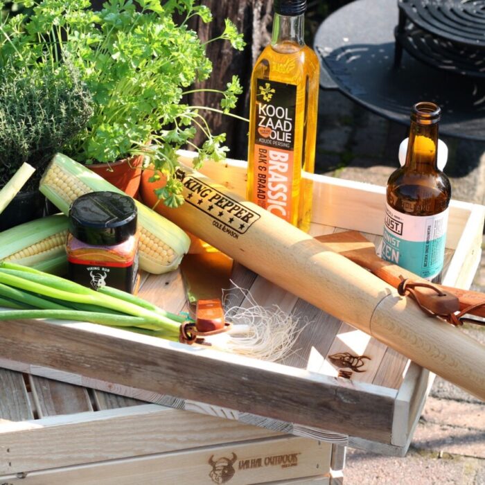 Valhal Outdoor houten dienblad met spullen