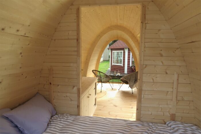 Glamping Pod 2,4 x 5,9 gemonteerd met zij-ingang - Afbeelding 4